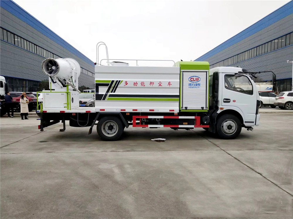 國(guó)六8方東風(fēng)D7抑塵車30-50米