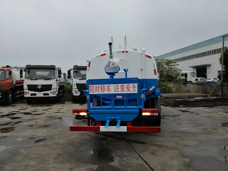國六東風(fēng)凱普特8噸灑水車廠家報(bào)價(jià)