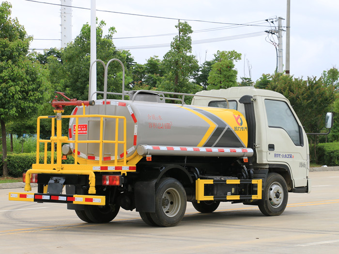 國(guó)六福田三方灑水車