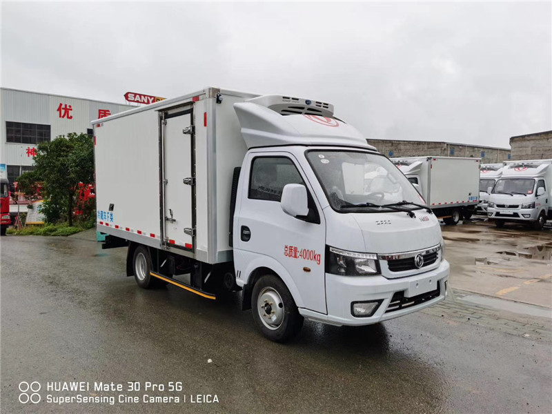 國(guó)六 東風(fēng)途逸3.4米柴油版冷藏車(chē)