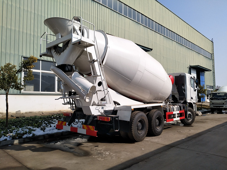 聯合重卡15方混凝土攪拌車
