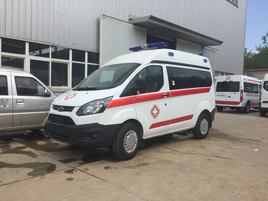 國六福特新全順V362中軸汽油版救護(hù)車