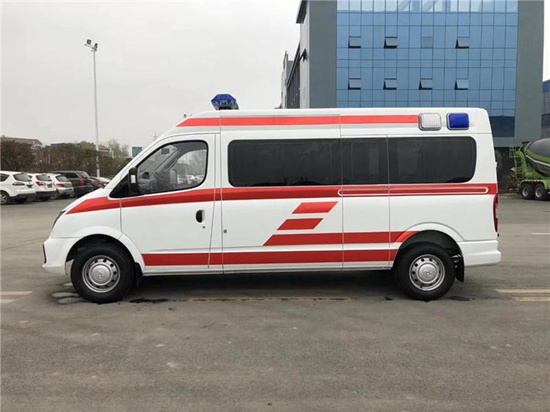 國六上汽大通長軸救護車