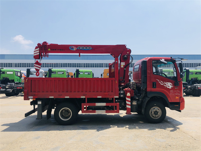 重汽王牌藍(lán)牌隨車(chē)吊_隨車(chē)吊廠家