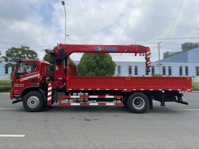 國(guó)六東風(fēng)暢行DV3單排 8噸隨車(chē)吊_隨車(chē)吊廠家