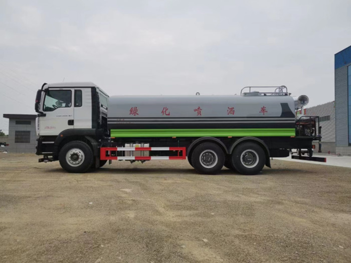 國(guó)六汕德卡18方霧炮車(chē)_灑水車(chē)廠家