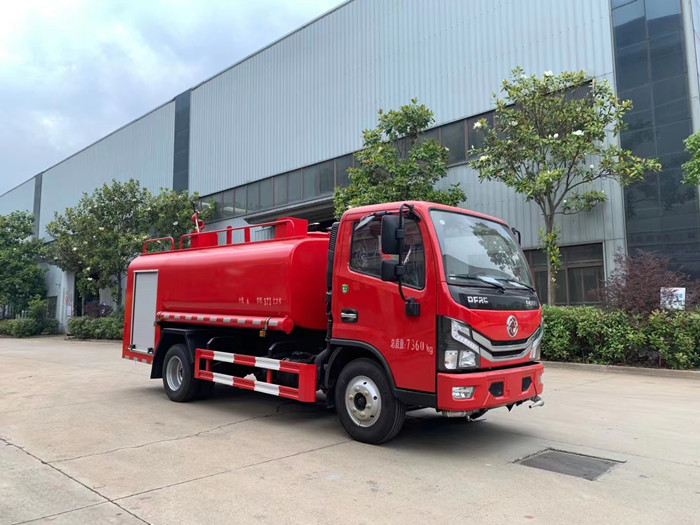 國(guó)六東風(fēng)小多利卡5噸消防灑水車(chē)_5噸消防灑水車(chē)價(jià)格_5方消防灑水車(chē)_程力專(zhuān)用汽車(chē)