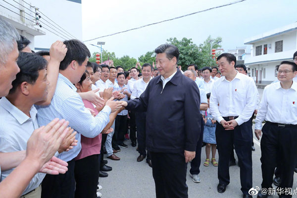 1566803372486517.jpg 習近平到潭頭村看望老區(qū)群眾